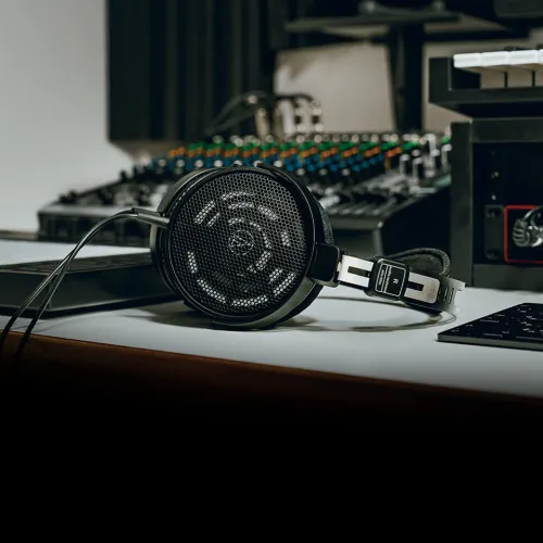 Audio Technica ATH-R30x Professional Studio Monitor Headphone — image 6 of 6